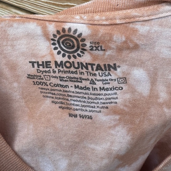 The Mountain Pug Face T-shirt - Picture 4 of 5